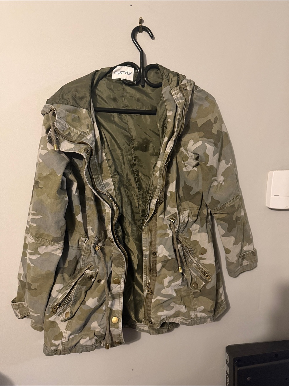 Women’s Camo Utility Jacket with Hood - Olive Green